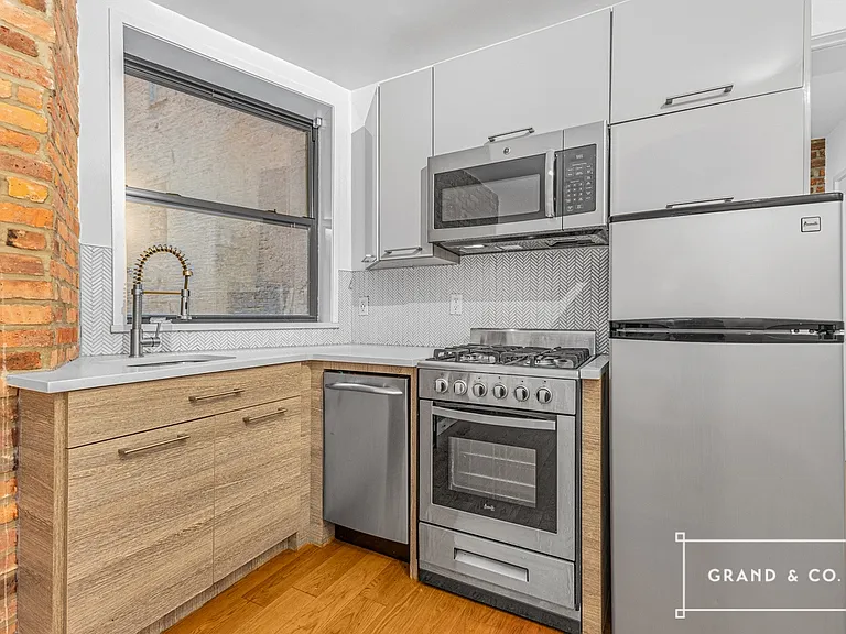 135 Eldridge St #5E — Photo 1