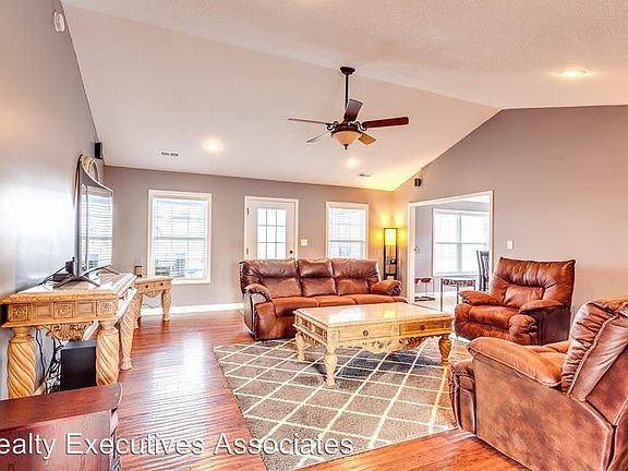 4th image of 2414 Whisper Creek Dr