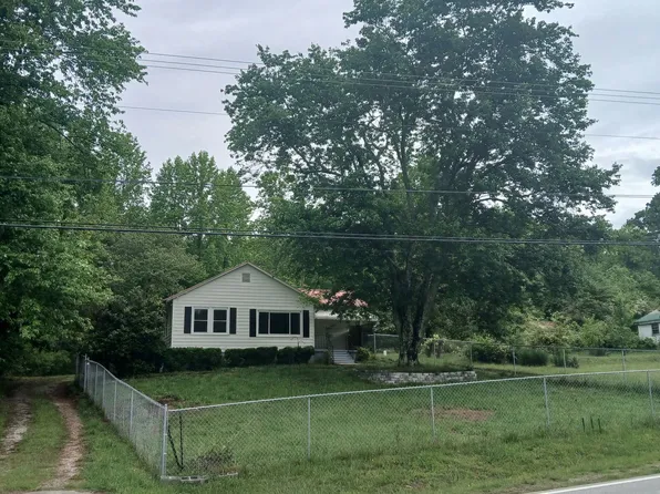 5056 Talmadge Dr, Toccoa, GA 30577