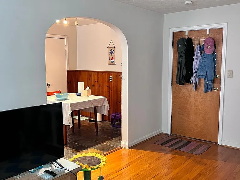 3834 Hyde Park — Photo 11