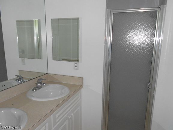 5th image of 2902 31st St W