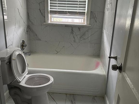 4th image of 248 Hamilton St NW