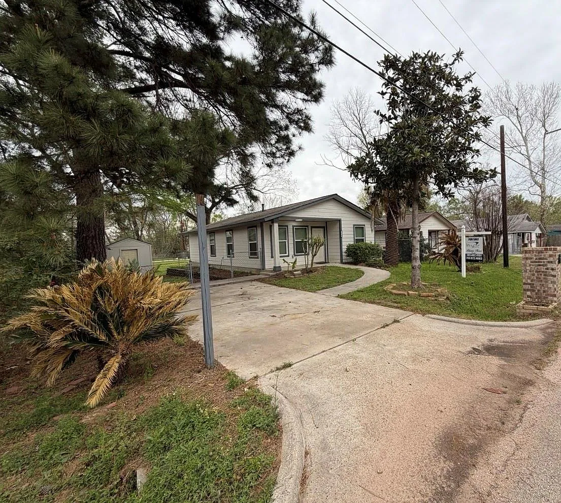 Building Photo - 710 Avenue J Pl