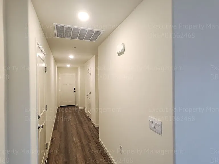 8921 Kemi St — Photo 44