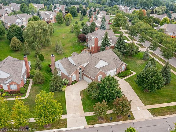 3rd image of 44564 Aspen Ridge Dr