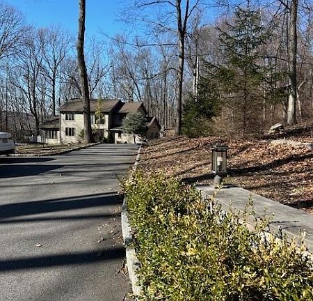 3rd image of 102 Drakestown Rd