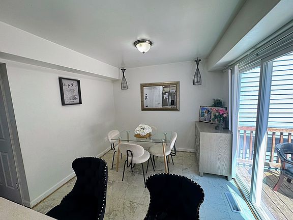 5th image of 6127 Rocky Way Ct