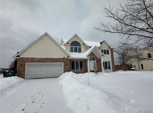 5002 Eastbrooke Pl, Williamsville, NY 14221