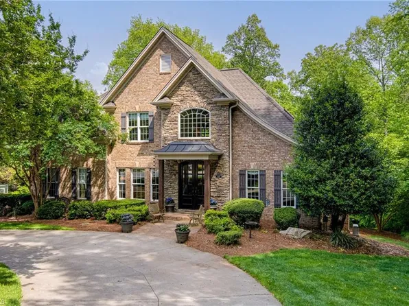 2825 Creekfield Way, Winston Salem, NC 27106