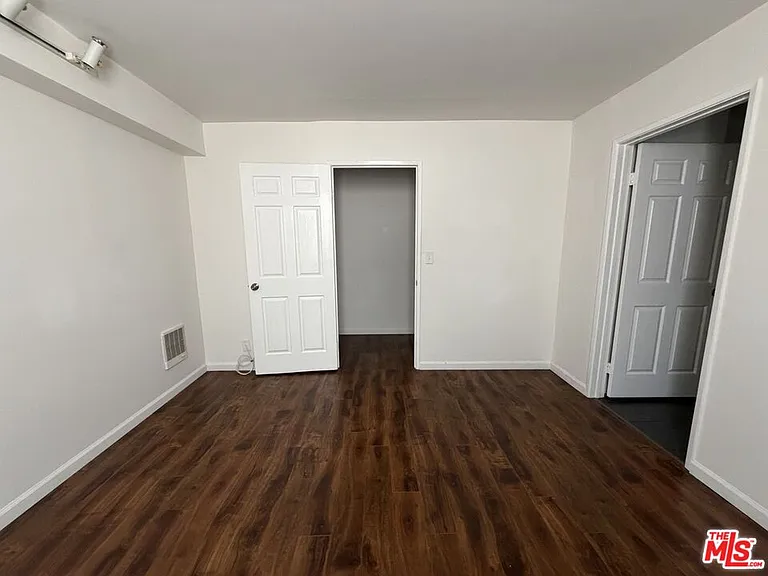 1337 N Sierra Bonita Ave #204 — Photo 12