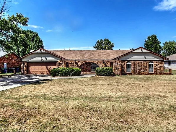 1823 W Rose Oak Dr, Mustang, OK 73064