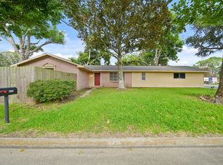 900 S Anderson St, Angleton, TX 77515