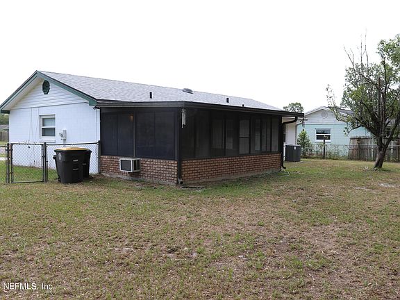 4th image of 8170 CHAUCER Court