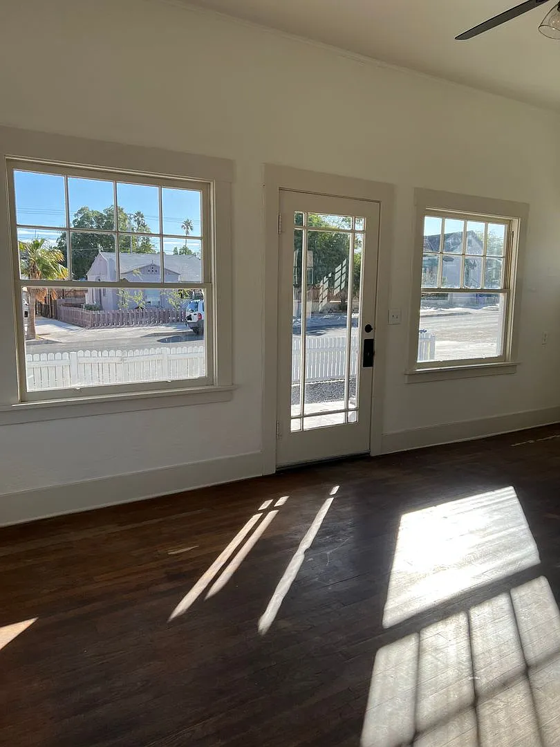 2 Bed 1 Bath House — Photo 4
