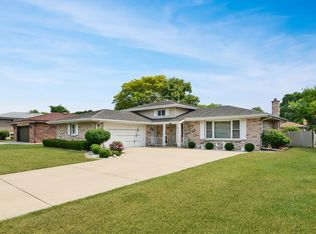 1017 S Beechwood Dr, Mount Prospect, IL