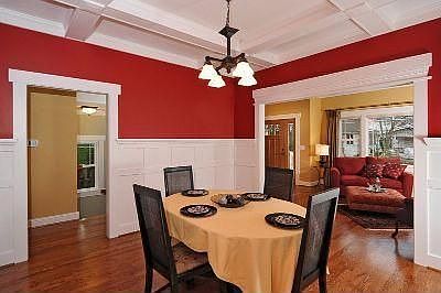 Dining room, fabulous craftsman detailing.