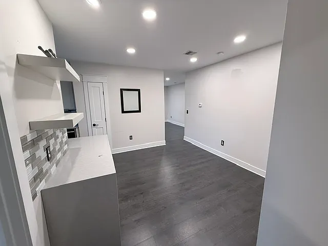 2 E Main St — Photo 6