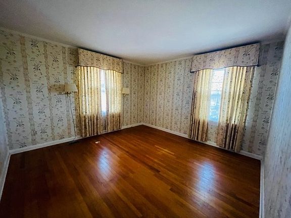 2nd image of 750 Homewood Dr