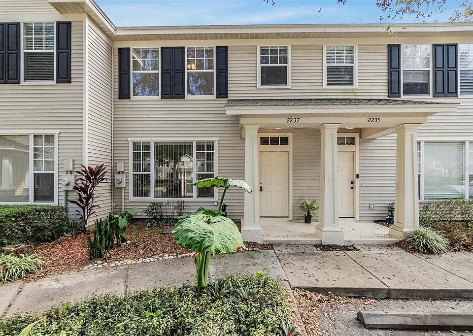 1st image of 2237 Golden Oak Ln
