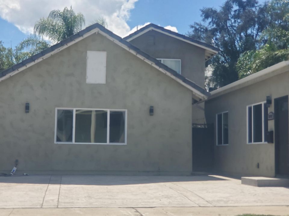 1st image of 15700 Marilla St #1/2