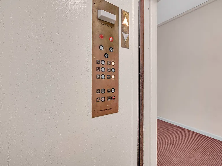 John Jay Apartments — Photo 28