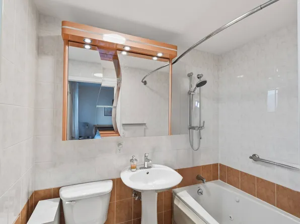 2800 East 29th Street image 9 of 22