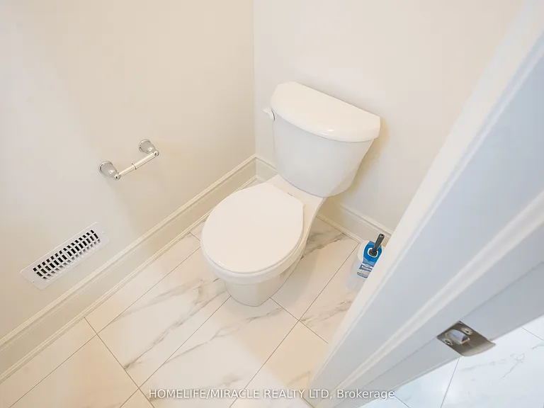 93 Bluebird Blvd — Photo 35