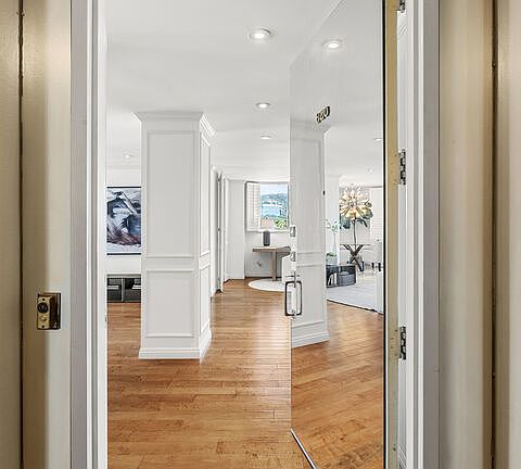 2nd image of 100 S Doheny Dr APT 820