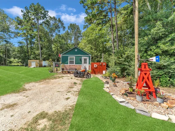 2075 Mangum Rd, Livingston, TX 77351