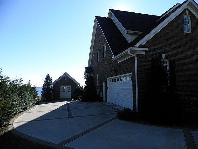 2nd image of 133 Buena Vista Dr