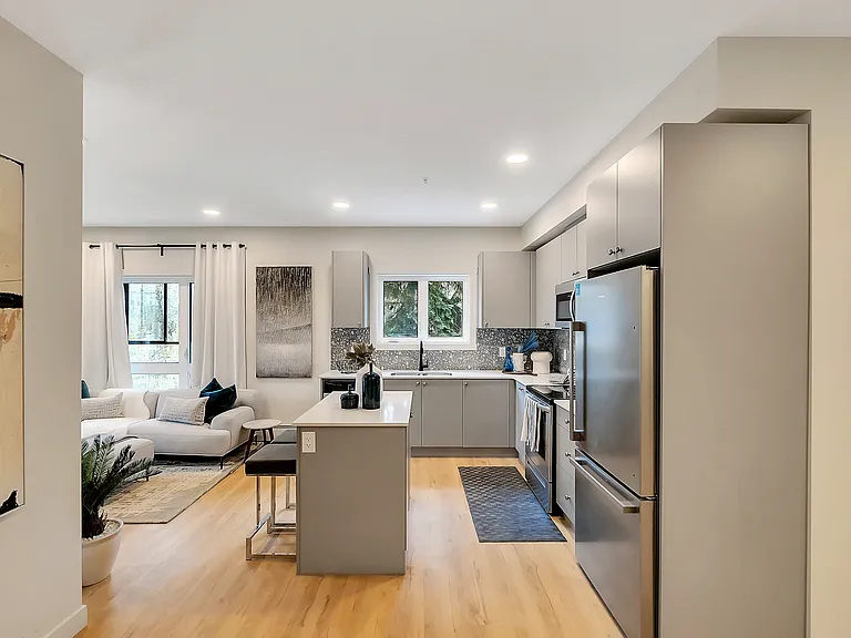 2014 Sherwood Dr — Photo 3