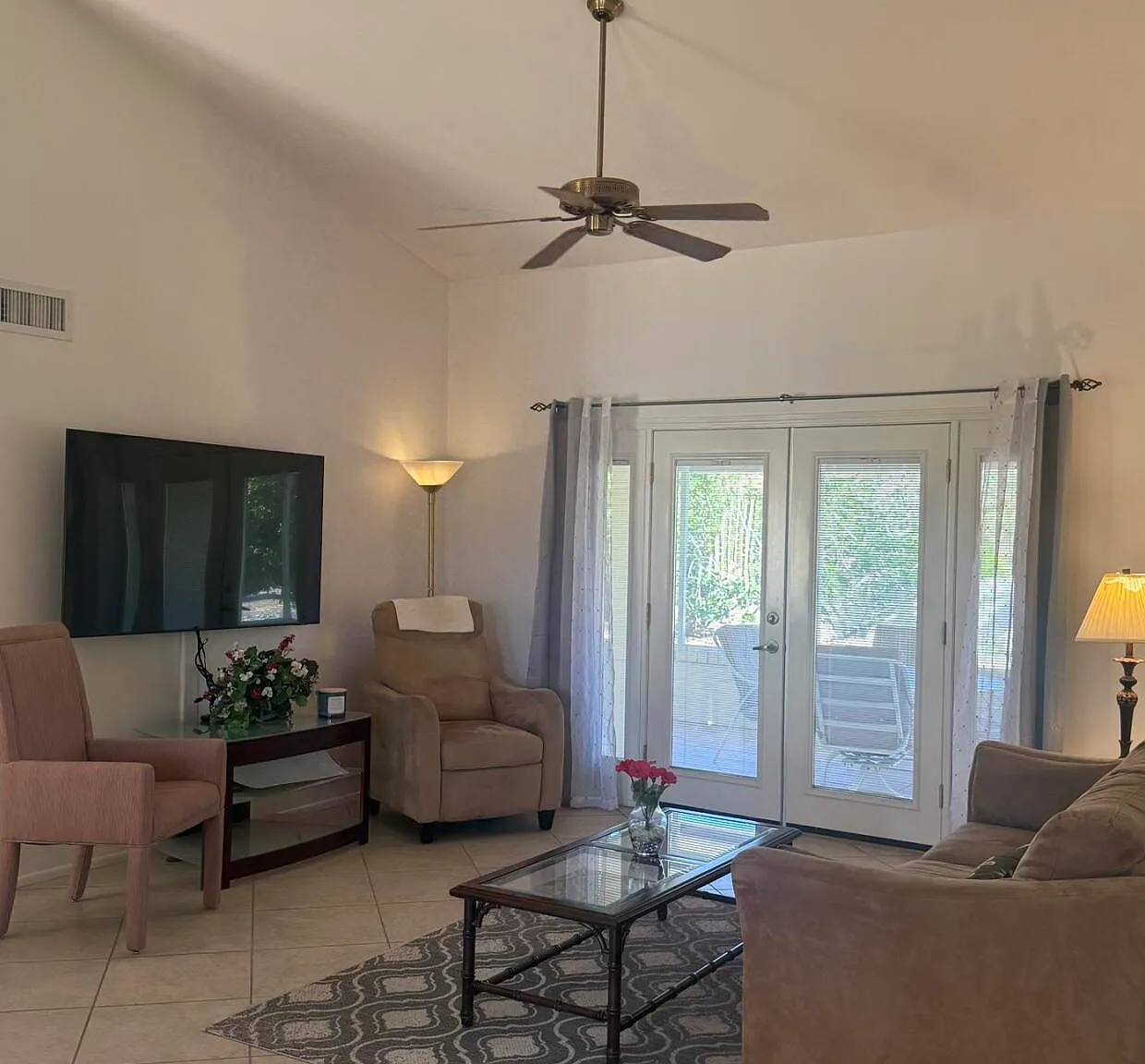 2 bed, 2.0 bath, 1356 sqft, $1,950 — Photo 3