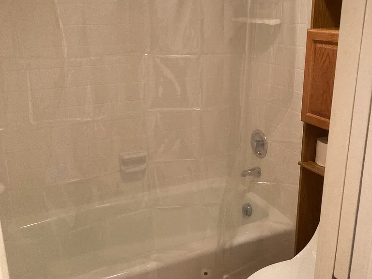 Shower/Tub