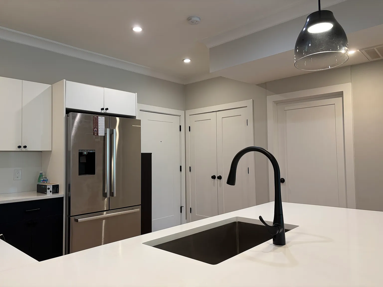 1 bed, 742 sqft, $3,350 — Photo 2
