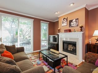 1542 W School St APT A, Chicago, IL 60657
