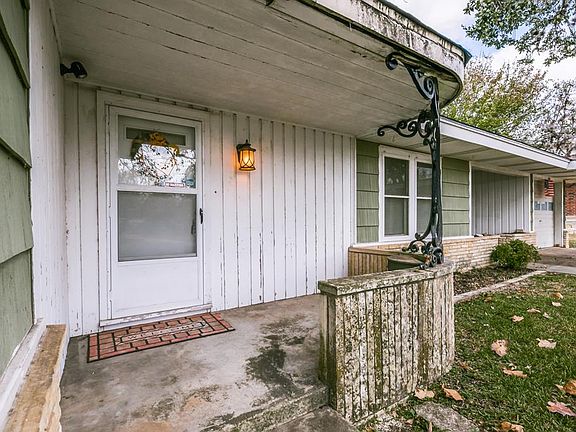 5th image of 1078 Bluebonnet Dr