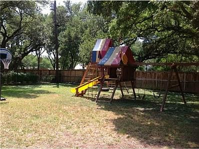 2nd image of 306 Westwood Ter