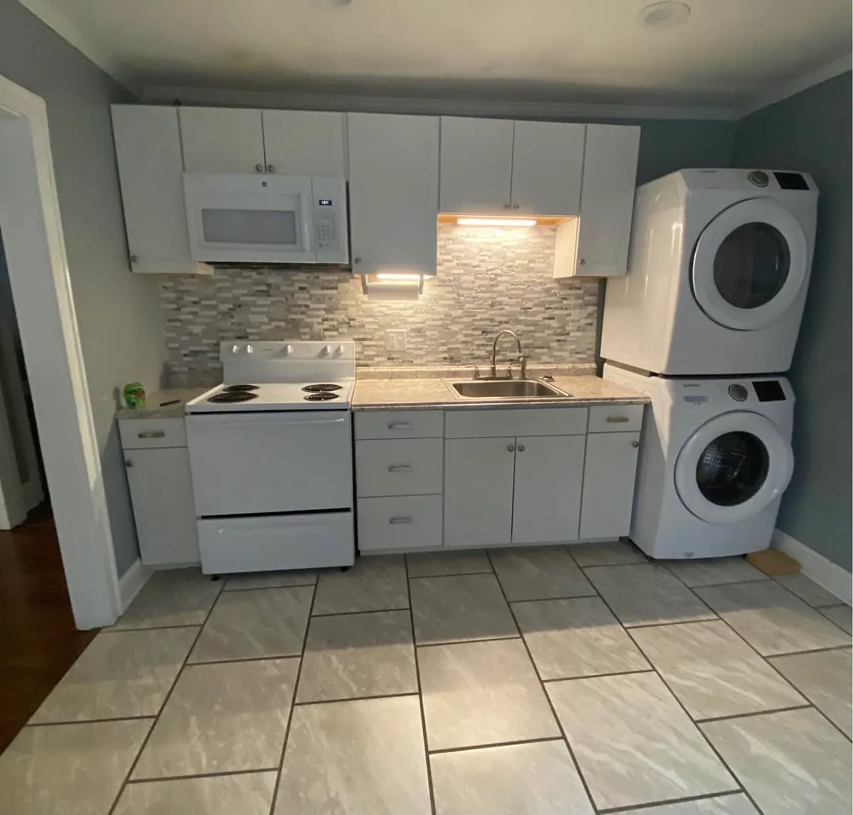 2 bed, 730 sqft, $1,000 — Photo 3