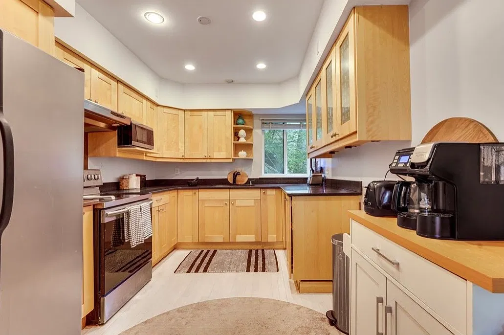 2 bed, 1050 sqft, $3,800 — Photo 1