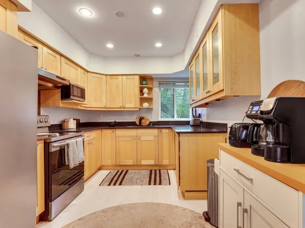 50 Gillies Ln, Norwalk, CT 06854