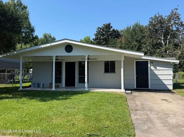 1114 Pear St, Vidalia, LA 71373