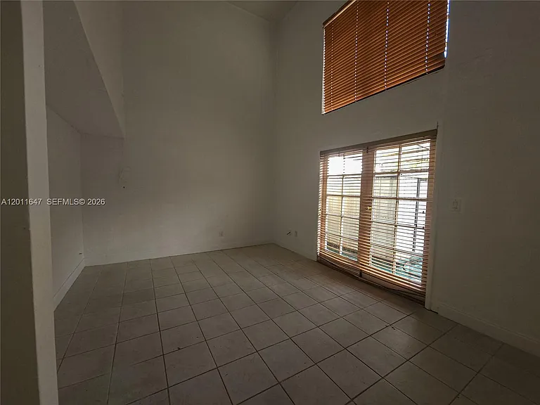 10907 N Kendall Dr #313 — Photo 7