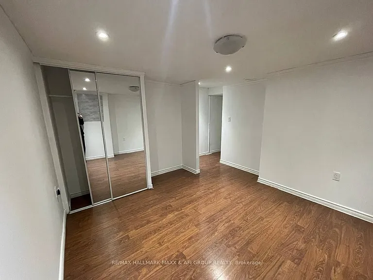 715 Mountview Pl #BASEMENT — Photo 12