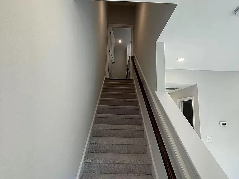 1049 Islip Pl — Photo 8