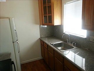 5th image of 1216 Sycamore Dr