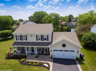 637 Auburn Ct, Crystal Lake, IL 60014