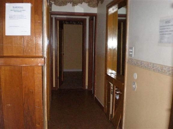 4th image of 2517 E Jackson Blvd