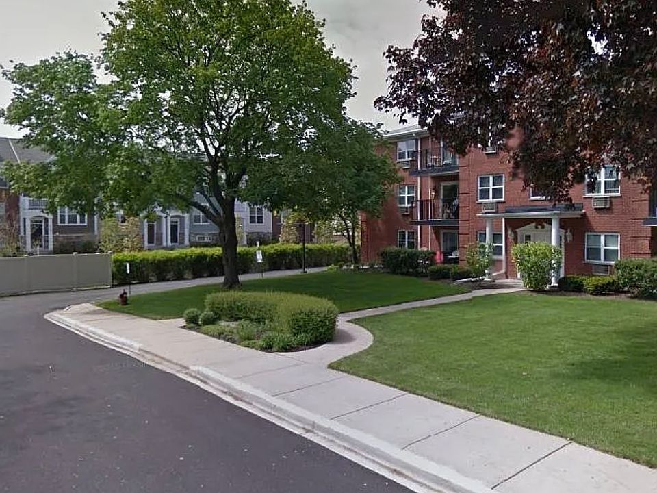 1st image of 100 N Lincoln Ln