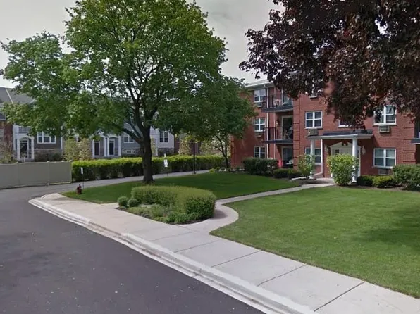 100 N Lincoln Ln, Arlington Heights, IL