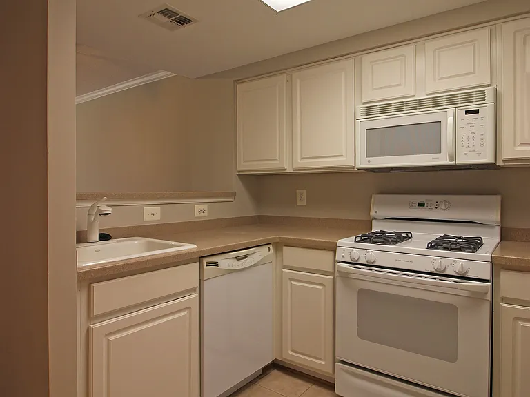 3835 9th St #308W — Photo 2